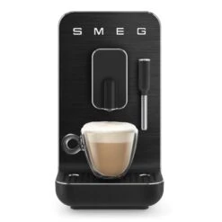 Smeg BCC02FBMEU - Cafetera Espresso Superautomática Años 50's Negro -Electrodomésticos Outlet Tienda BCC02FBMEU 4 600px