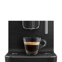 Smeg BCC02FBMEU - Cafetera Espresso Superautomática Años 50's Negro -Electrodomésticos Outlet Tienda BCC02FBMEU 8 600px