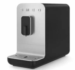 Smeg BCC01BLMEU - Cafetera Súper Automática 19 Bar Café Grano/molido Negra -Electrodomésticos Outlet Tienda smeg bcc01blmeu cafetera super automatica 19 bar cafe grano molido negra 0046989