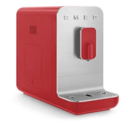 Smeg BCC01RDMEU - Cafetera Súper Automática 19 Bar Cafe Grano/molido Roja -Electrodomésticos Outlet Tienda smeg bcc01rdmeu cafetera super automatica 19 bar cafe grano molido roja 0055191 600px