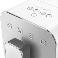 Smeg BCC01WHMEU - Cafetera Súper Automática 19 Bar Café Grano/molido Blanca 5 Smeg BCC01WHMEU - Cafetera Súper Automática 19 Bar Café Grano/molido Blanca -Electrodomésticos Outlet Tienda smeg bcc01whmeu cafetera super automatica 19 bar cafe grano molido blanca 0046998 600px