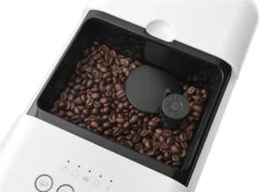 Smeg BCC02WHMEU - Cafetera Súper Automática Con Vapor 19 Bar Blanca -Electrodomésticos Outlet Tienda smeg bcc02whmeu cafetera super automatica con vapor 19 bar blanca 0047028 600px