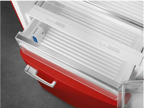 Smeg FAB38RRD5 - Frigorífico Combi 205x70,6cm NoFrost Rojo E 6 Smeg FAB38RRD5 - Frigorífico Combi 205x70,6cm NoFrost Rojo E - Imagen 6