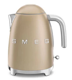 Smeg KLF03CHMEU - Hervidor 50's Style 1,7L Oro Mate