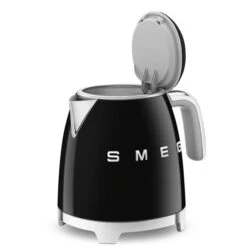 Smeg KLF05BLEU - Mini Hervidor Negro Estilo Años 50 0.8 Litros 18 Smeg KLF05BLEU - Mini Hervidor Negro Estilo Años 50 0.8 Litros -Electrodomésticos Outlet Tienda smeg klf05bleu mini hervidor negro estilo anos 50 0 8 litros 0057918 600px
