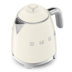Smeg KLF05CREU - Hervidor Crema Estilo Años 50 0.8 Litros 14 Smeg KLF05CREU - Hervidor Crema Estilo Años 50 0.8 Litros -Electrodomésticos Outlet Tienda smeg klf05creu mini hervidor crema estilo anos 50 0 8 litros 0057923 600px