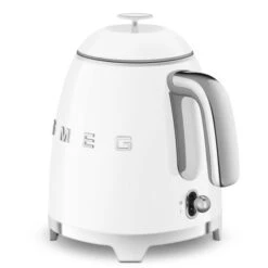 Smeg KLF05WHEU - Mini Hervidor Blanco Estilo Años 50 0.8 Litros 12 Smeg KLF05WHEU - Mini Hervidor Blanco Estilo Años 50 0.8 Litros -Electrodomésticos Outlet Tienda smeg klf05wheu mini hervidor blanco estilo anos 50 0 8 litros 0057833 600px