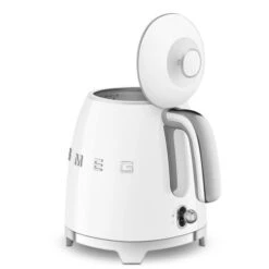 Smeg KLF05WHEU - Mini Hervidor Blanco Estilo Años 50 0.8 Litros 16 Smeg KLF05WHEU - Mini Hervidor Blanco Estilo Años 50 0.8 Litros -Electrodomésticos Outlet Tienda smeg klf05wheu mini hervidor blanco estilo anos 50 0 8 litros 0057837 600px