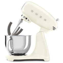 SMEG SMF03CREU - Robot Cocina 10 Velocidades 4,8l 800W Color Crema -Electrodomésticos Outlet Tienda smeg smf03creu robot cocina 10 velocidades 4 8l 800w color crema 0025487 600px